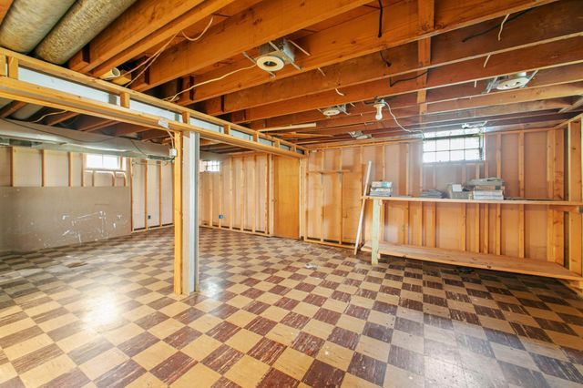 425 9th Avenue S, South Saint Paul, MN 55075