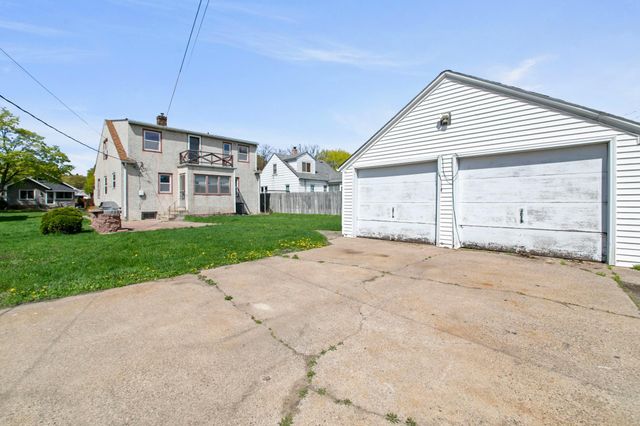 425 9th Avenue S, South Saint Paul, MN 55075