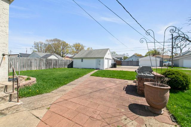 425 9th Avenue S, South Saint Paul, MN 55075