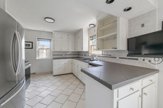 425 9th Avenue S, South Saint Paul, MN 55075