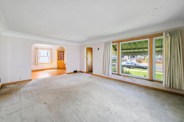 425 9th Avenue S, South Saint Paul, MN 55075