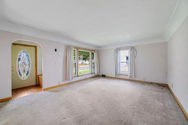 425 9th Avenue S, South Saint Paul, MN 55075