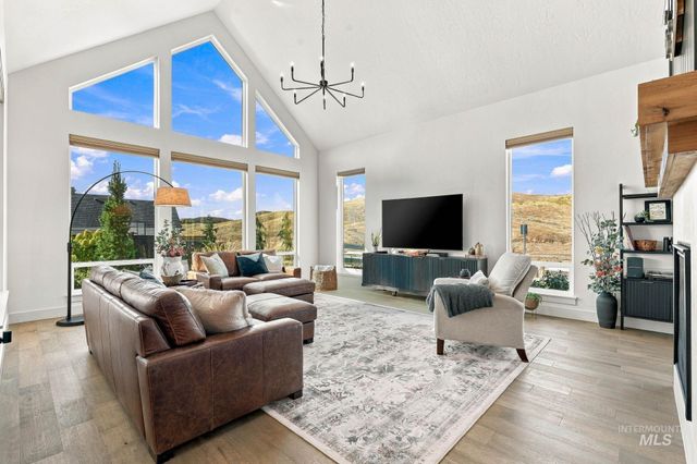 14567 N Whitefish Way, Boise, ID 83714