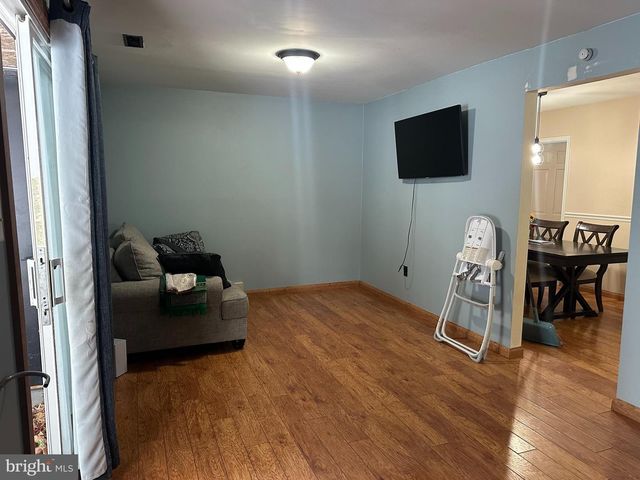 17 NAYLOR CT, Quakertown, PA 18951