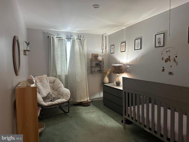 17 NAYLOR CT, Quakertown, PA 18951