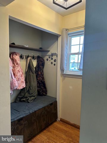 17 NAYLOR CT, Quakertown, PA 18951