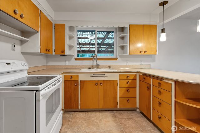 12019 Bingham Avenue E, Tacoma, WA 98446