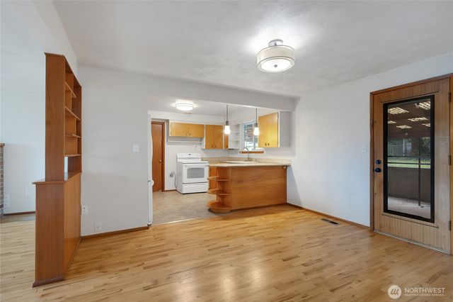 12019 Bingham Avenue E, Tacoma, WA 98446