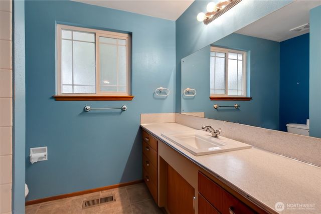 12019 Bingham Avenue E, Tacoma, WA 98446