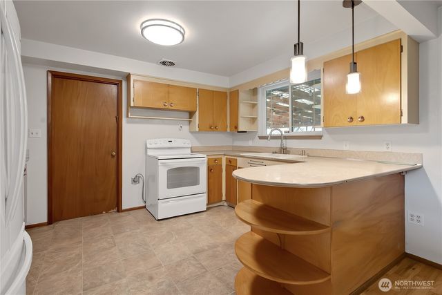 12019 Bingham Avenue E, Tacoma, WA 98446