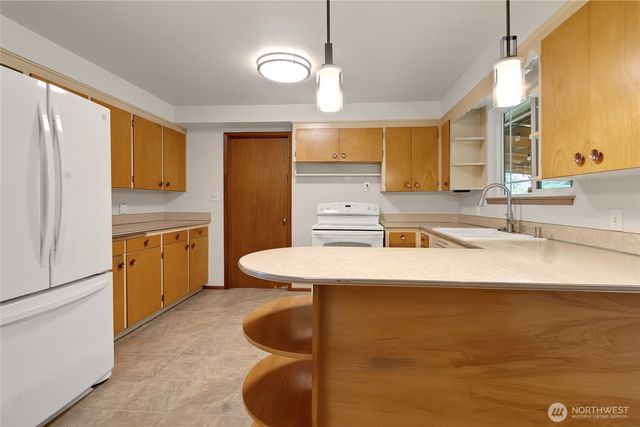 12019 Bingham Avenue E, Tacoma, WA 98446