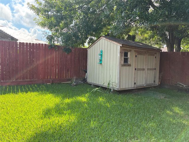 19318 Arbor Pines Lane, Humble, TX 77346