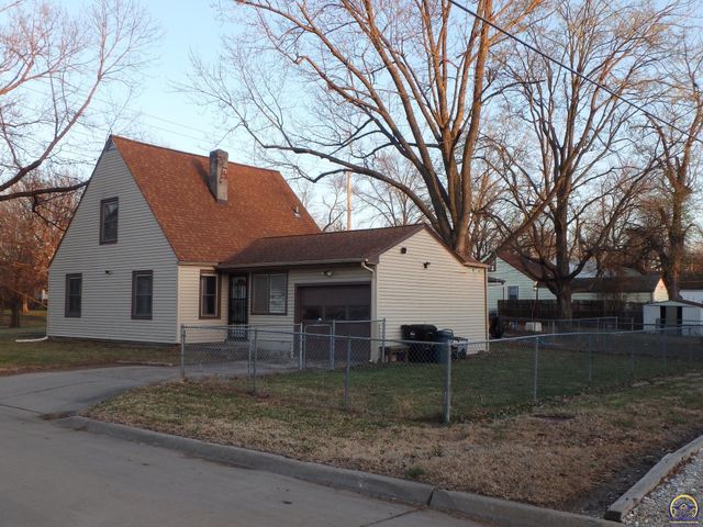 701 SW MacVicar AVE, Topeka, KS 66606