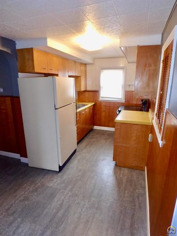 701 SW MacVicar AVE, Topeka, KS 66606