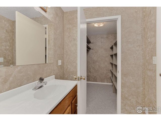 15655 Mossrock Dr, Longmont, CO 80503