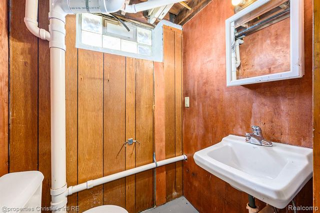 18661 Stoepel Street, Detroit, MI 48221