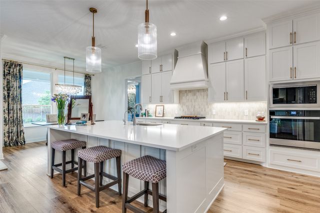 11008 Familia Real Drive, Benbrook, TX 76126