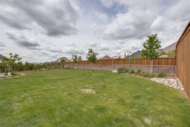 11008 Familia Real Drive, Benbrook, TX 76126