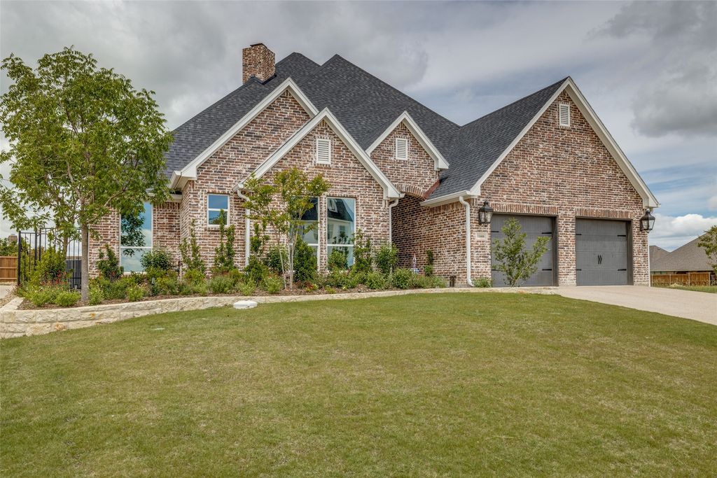 11008 Familia Real Drive, Benbrook, TX 76126