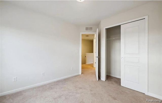 27846 Hopkins Drive, Novi, MI 48377