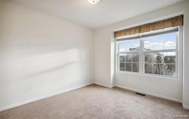 27846 Hopkins Drive, Novi, MI 48377