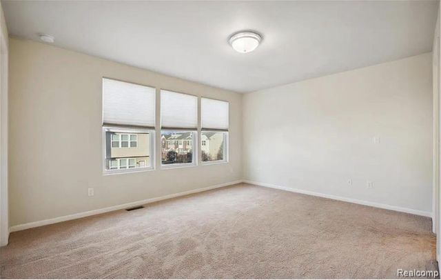 27846 Hopkins Drive, Novi, MI 48377