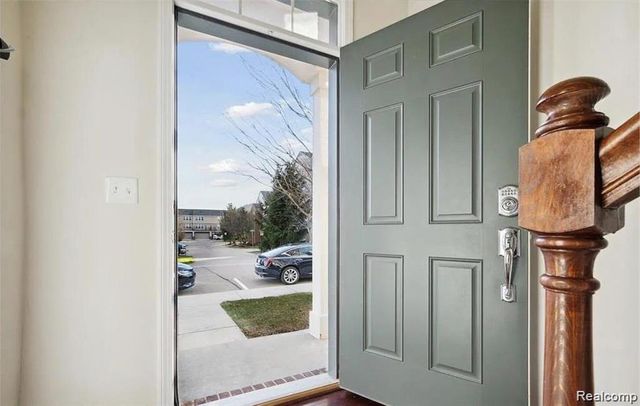 27846 Hopkins Drive, Novi, MI 48377