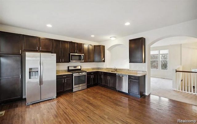 27846 Hopkins Drive, Novi, MI 48377