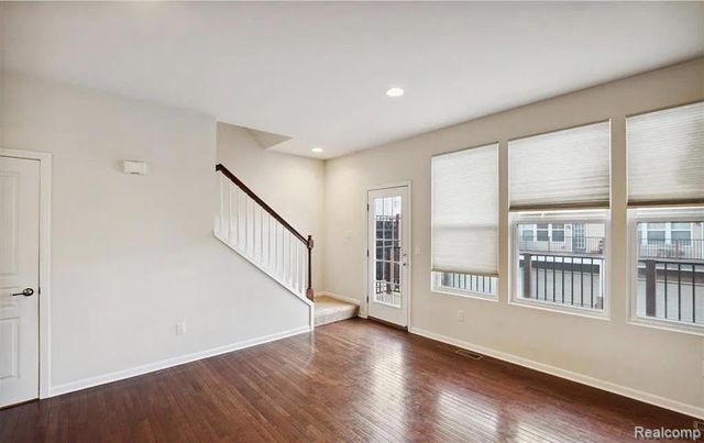 27846 Hopkins Drive, Novi, MI 48377