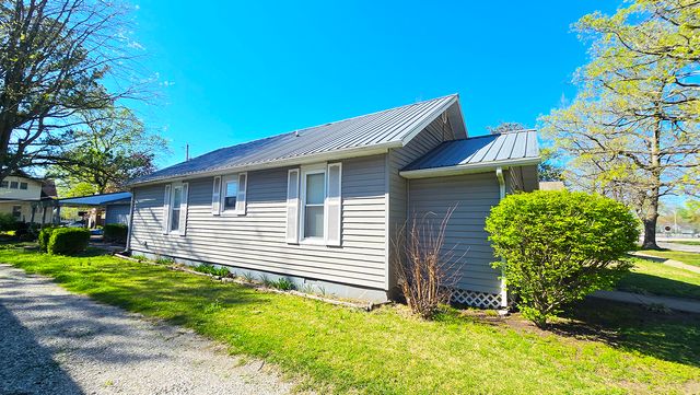 322 Linden Avenue, Centralia, IL 62801