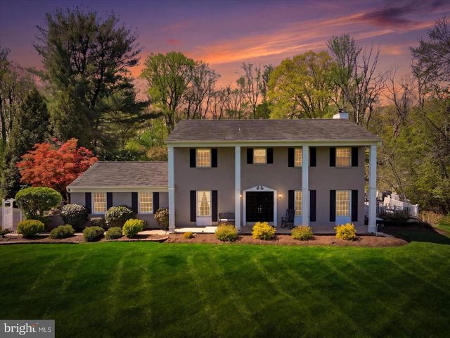 32 HILLTOP DR, Green Lane, PA 18054