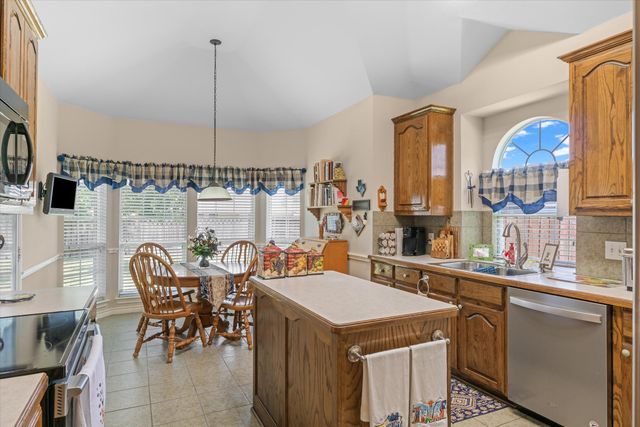 2114 Pecan Ridge Drive, Forney, TX 75126