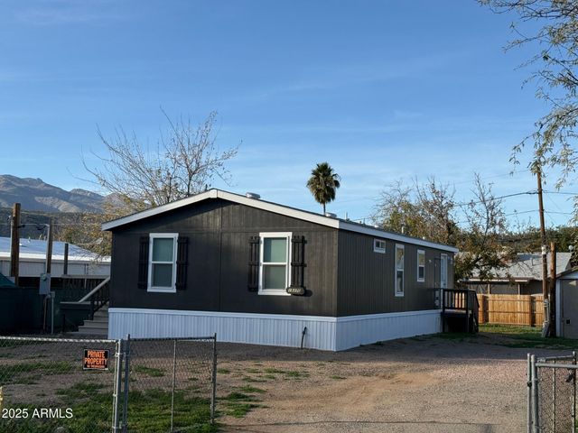 19370 E ABBOTT Street, Black Canyon City, AZ 85324