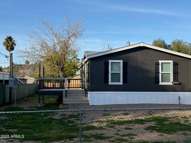 19370 E ABBOTT Street, Black Canyon City, AZ 85324