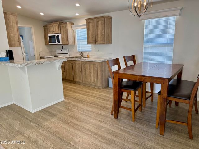 19370 E ABBOTT Street, Black Canyon City, AZ 85324