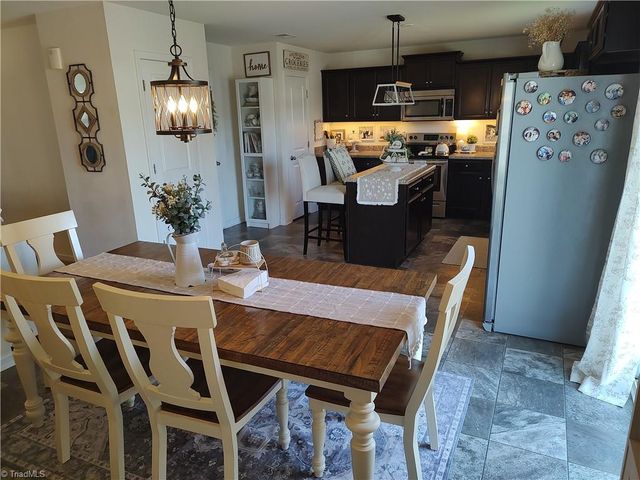 4222 Salem Springs Court, Winston-salem, NC 27107