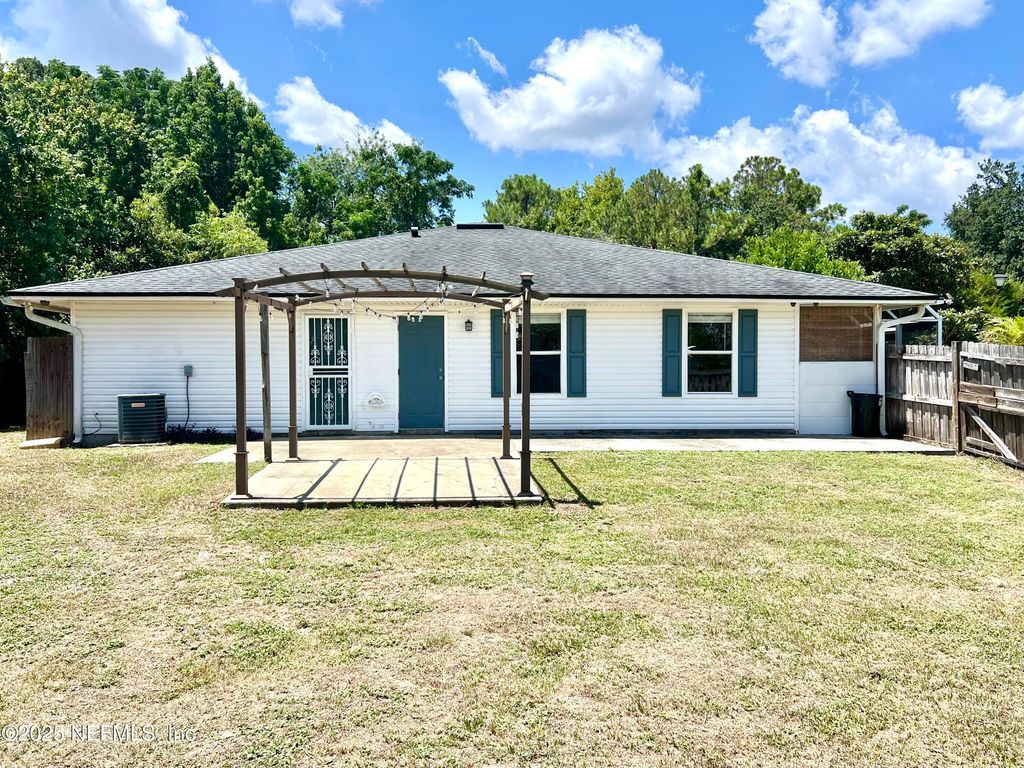 1005 CABO BLANCO Avenue E, Jacksonville, FL 32233