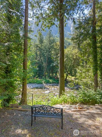 44725 SE 71st Street, Snoqualmie, WA 98065