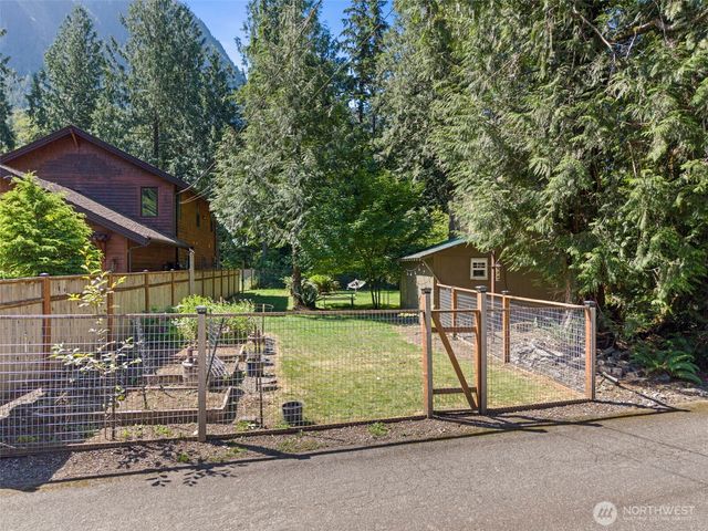44725 SE 71st Street, Snoqualmie, WA 98065