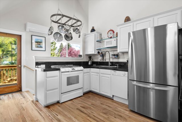 56 NW Shasta Place, Bend, OR 97703