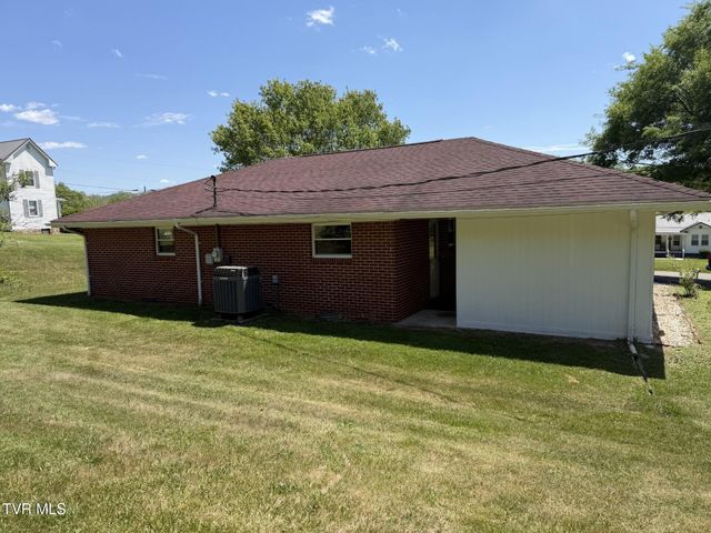 487 Right Poor Valley Road, Pennington Gap, VA 24277