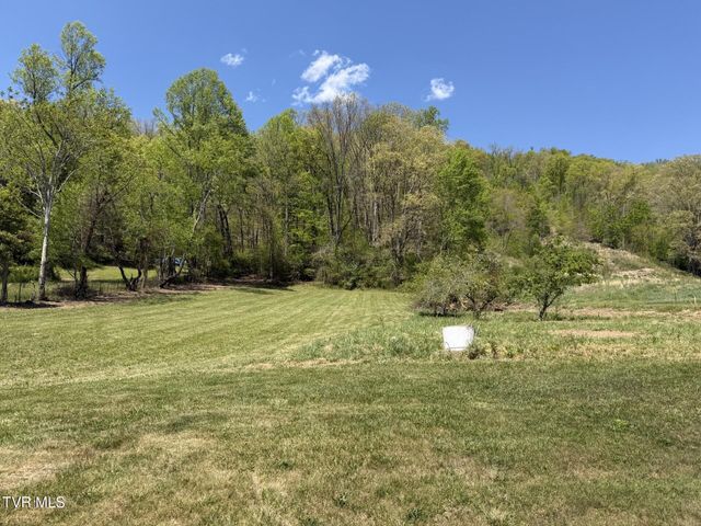 487 Right Poor Valley Road, Pennington Gap, VA 24277
