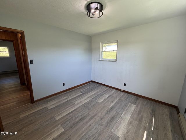 487 Right Poor Valley Road, Pennington Gap, VA 24277