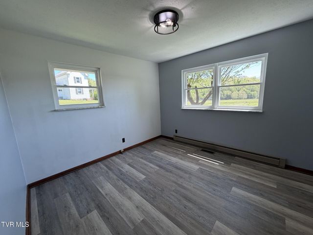 487 Right Poor Valley Road, Pennington Gap, VA 24277