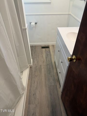 487 Right Poor Valley Road, Pennington Gap, VA 24277