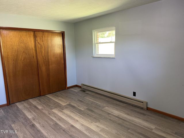 487 Right Poor Valley Road, Pennington Gap, VA 24277