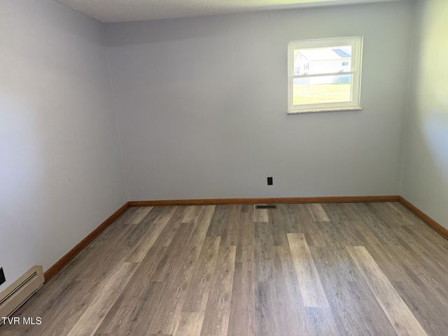 487 Right Poor Valley Road, Pennington Gap, VA 24277