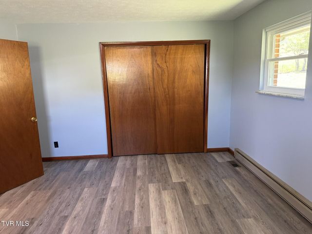 487 Right Poor Valley Road, Pennington Gap, VA 24277
