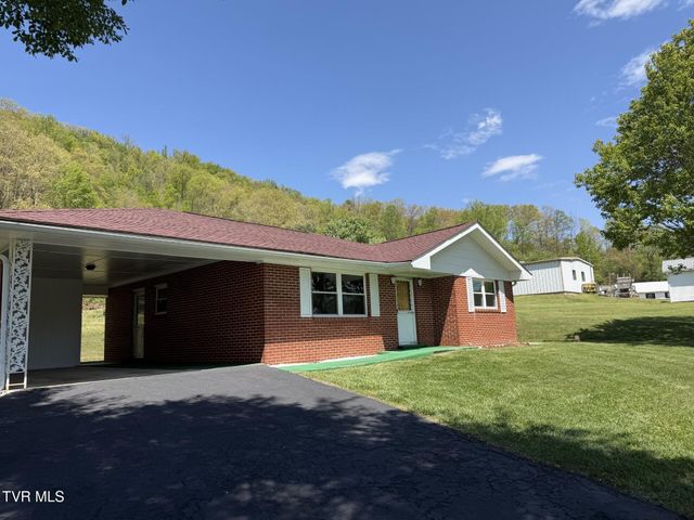487 Right Poor Valley Road, Pennington Gap, VA 24277
