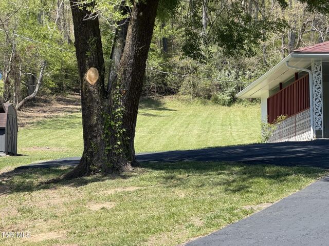 487 Right Poor Valley Road, Pennington Gap, VA 24277